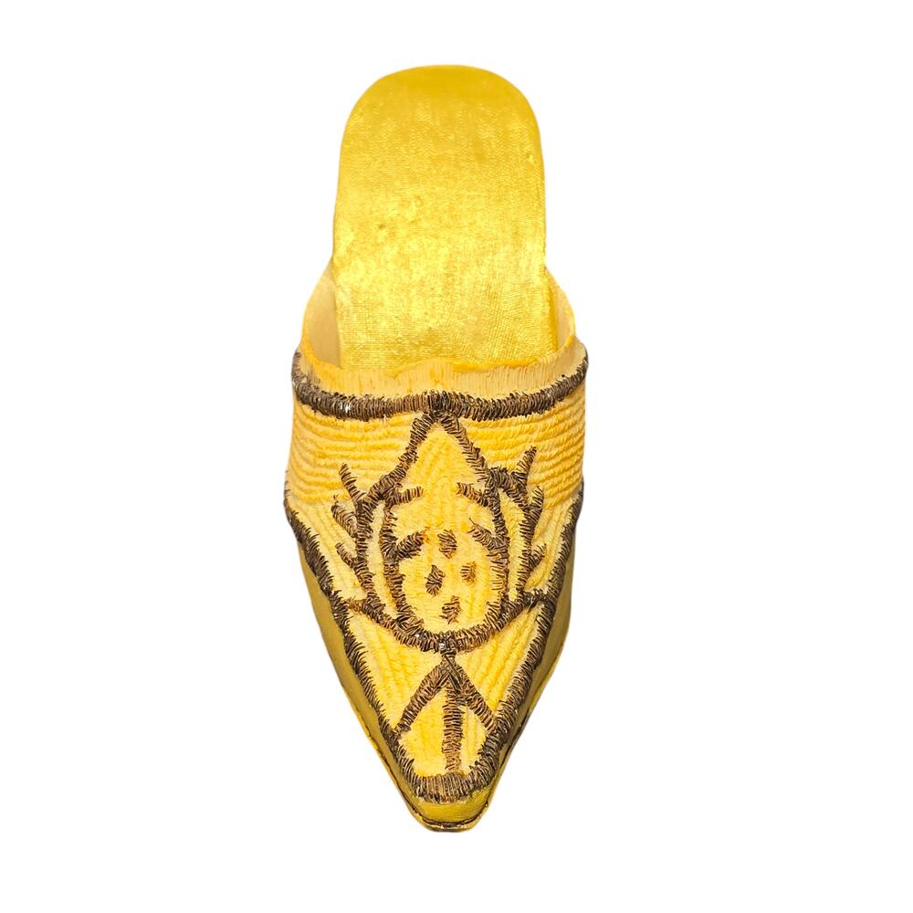 Wooden Moroccan Mini Closed Toe High Heel Shoe Home Decor Figure Collectible